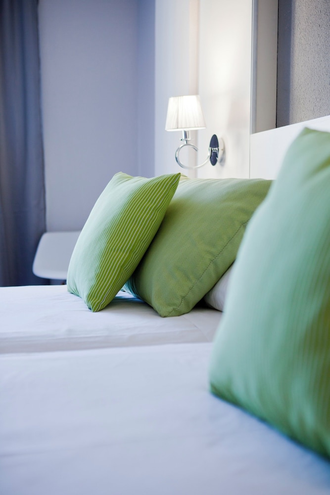 Double or Twin Room - Photo 1