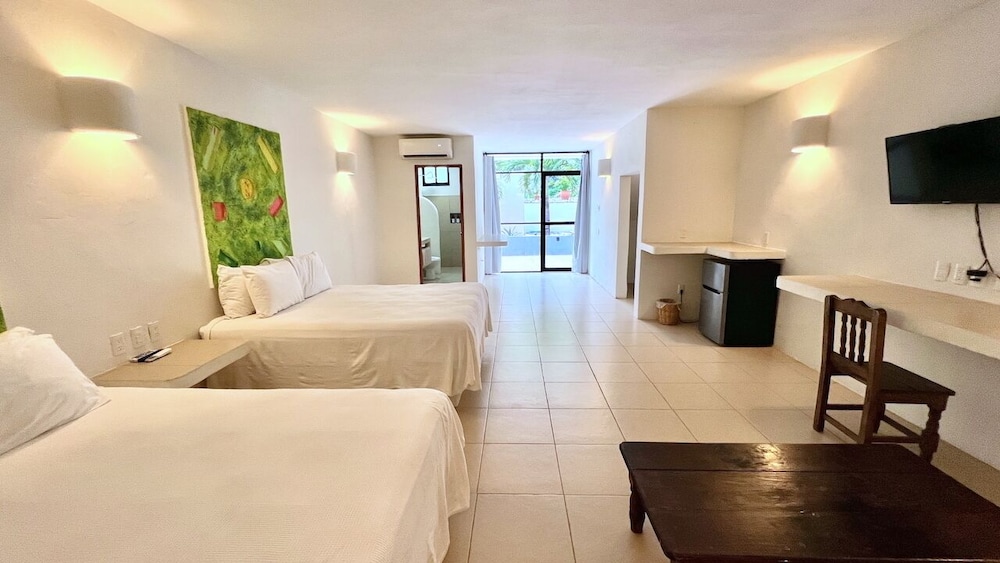 Comfort Quadruple Room, Poolside photo 2