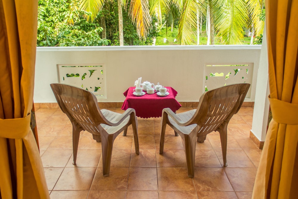 Luxury Double Room, 1 Bedroom, Balcony, Garden View photo 2