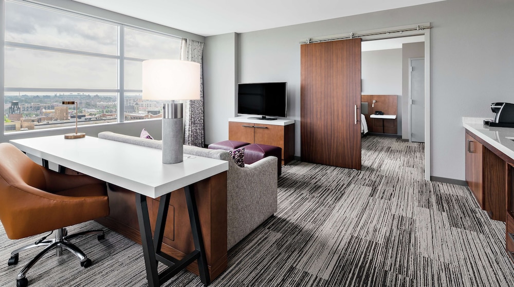 Suite, 1 Bedroom, Corner