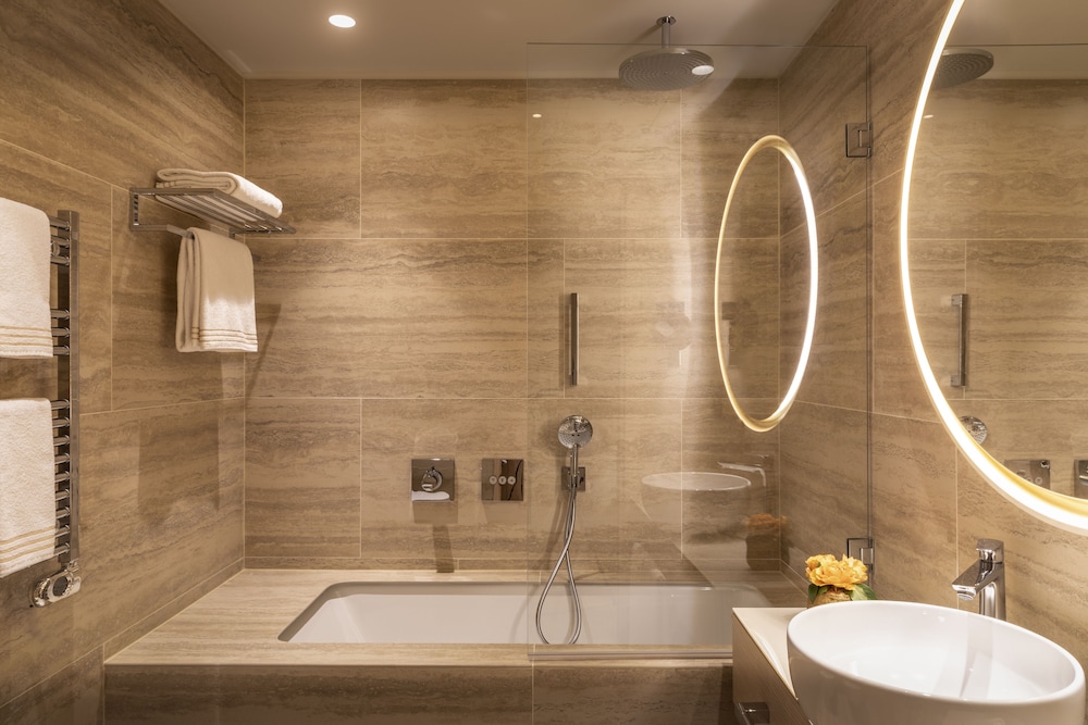 Duomo Deluxe Apartment Two Bedrooms thumbnail 6
