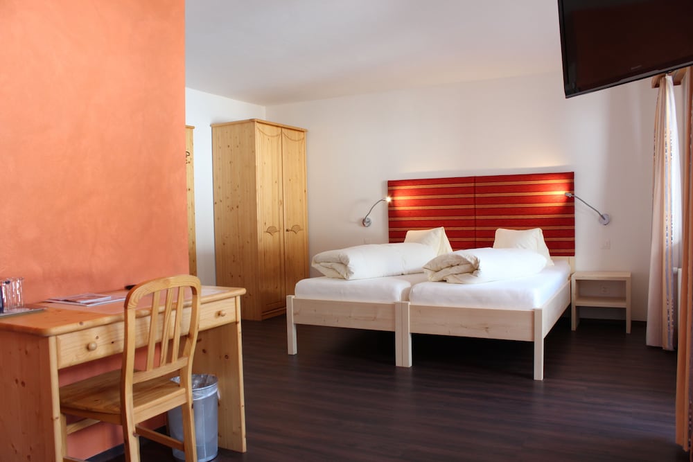 Deluxe Double Room, Accessible (H4RS) photo 3