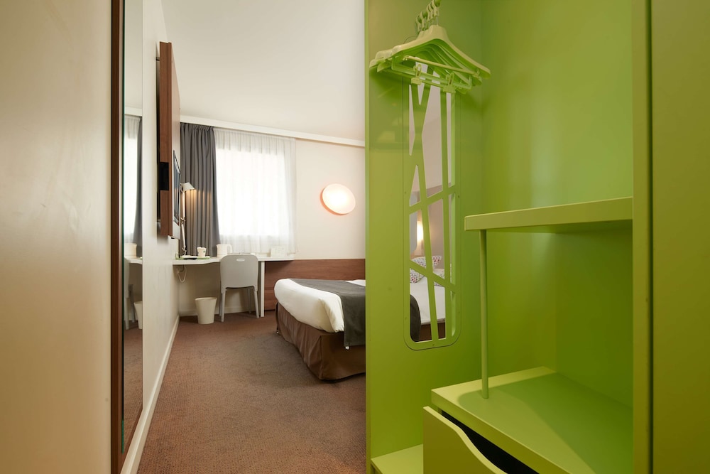 Standard Room, Multiple Beds - Photo 2