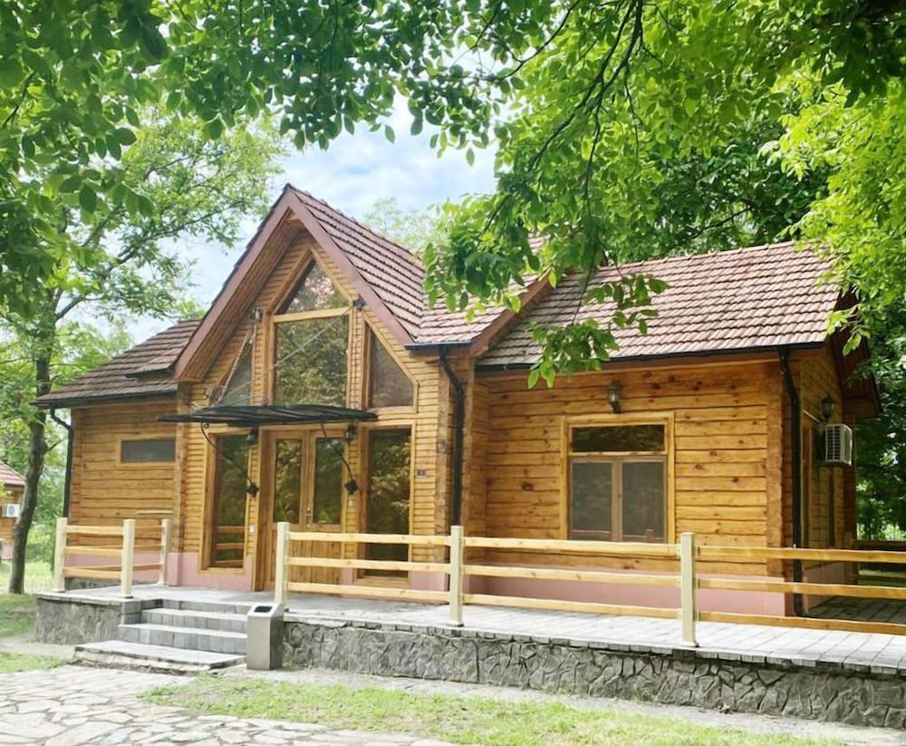 Classic Cottage, 1 King Bed, Non Smoking, Garden View photo 1