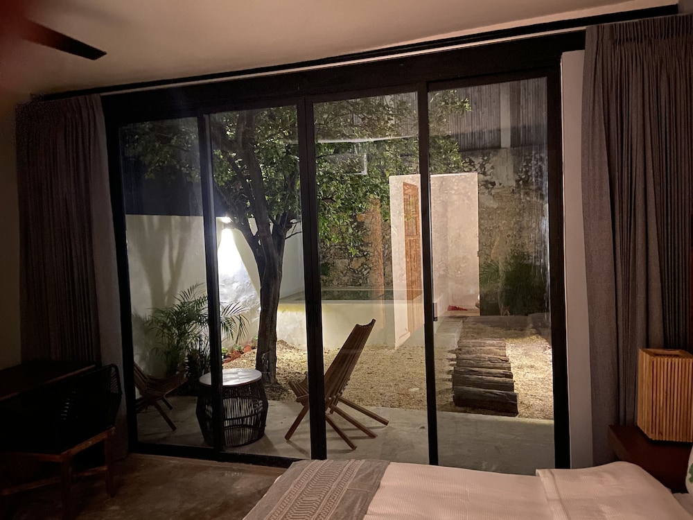 Standard Room, 1 King Bed, Private Pool - Photo 4