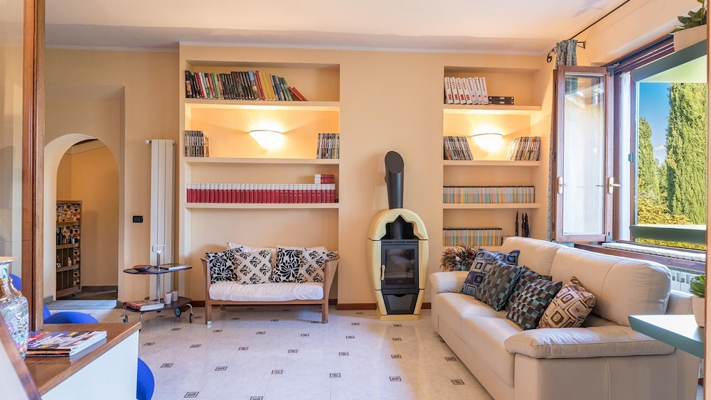 Villa photo 1