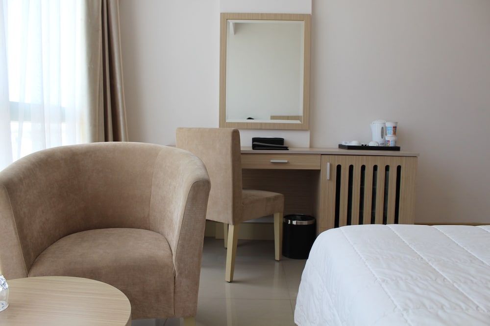 Superior Triple Room, River View photo 3