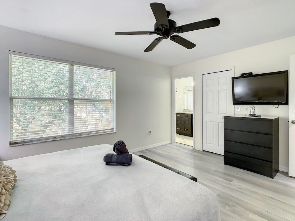 Townhome, 4 Bedrooms