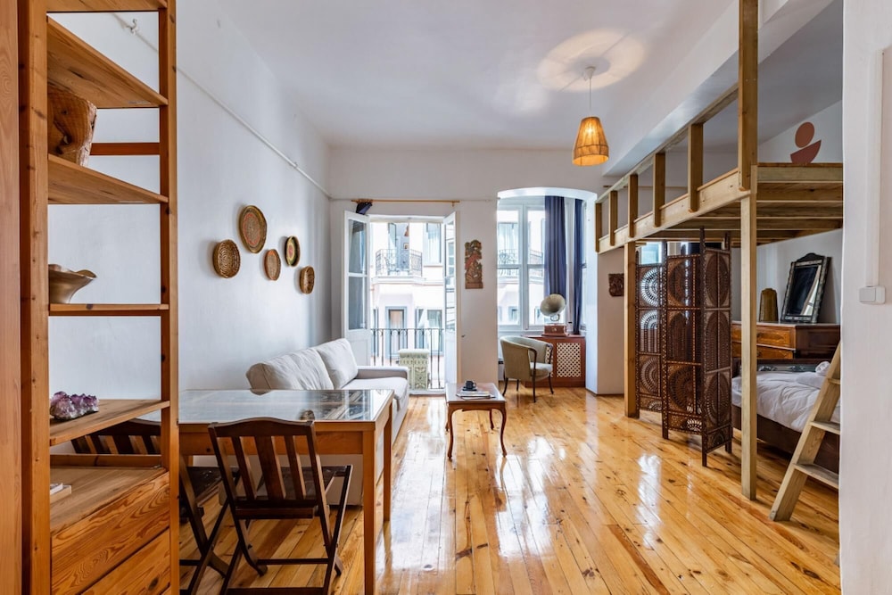 Apartment photo 1