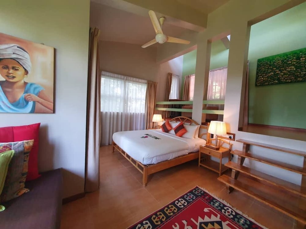 Triple Storey Two Bedrooms Cottage - Photo 4