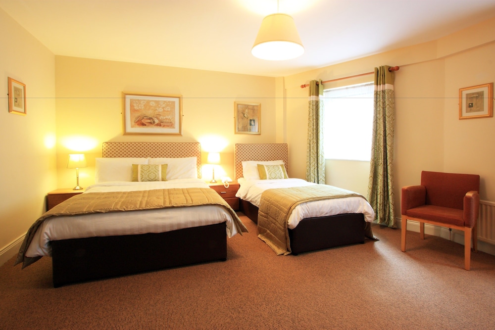 Twin Room - Photo 9
