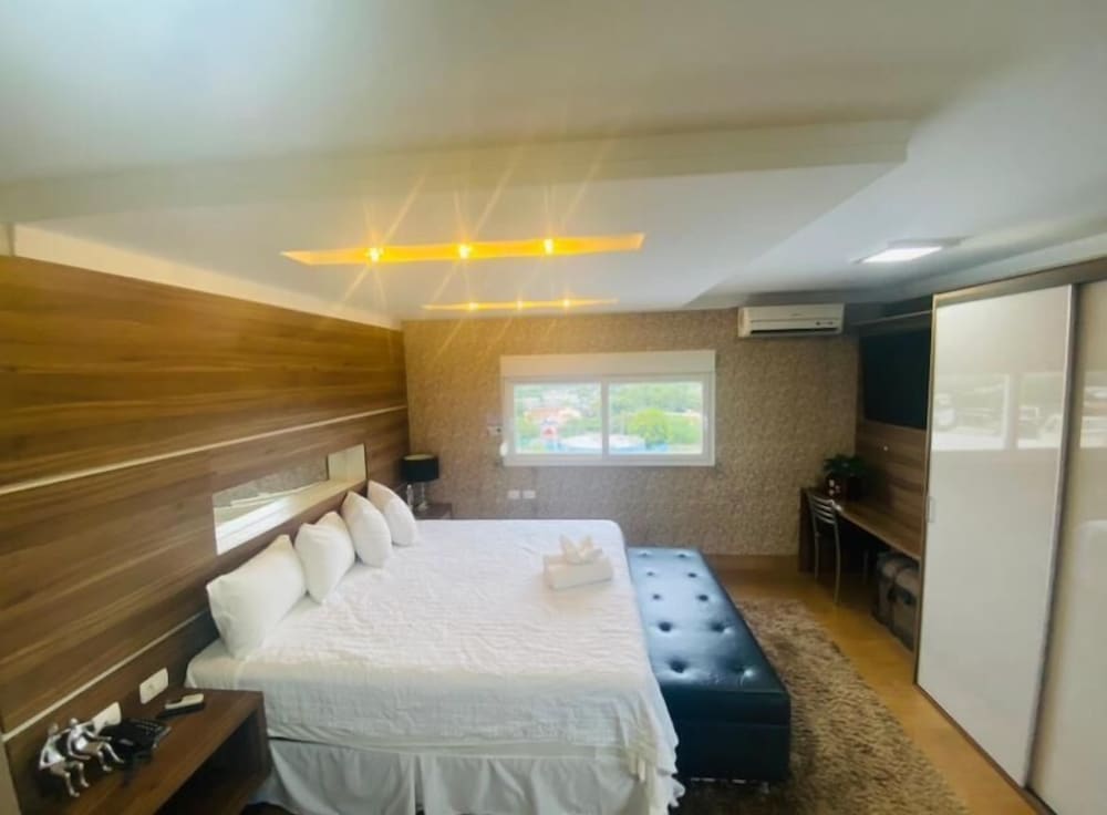 Deluxe Studio Suite