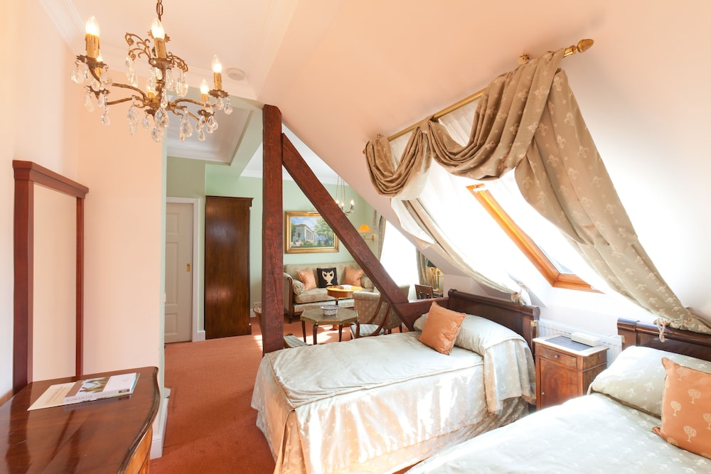 Superior Twin Room, City View - Photo 3