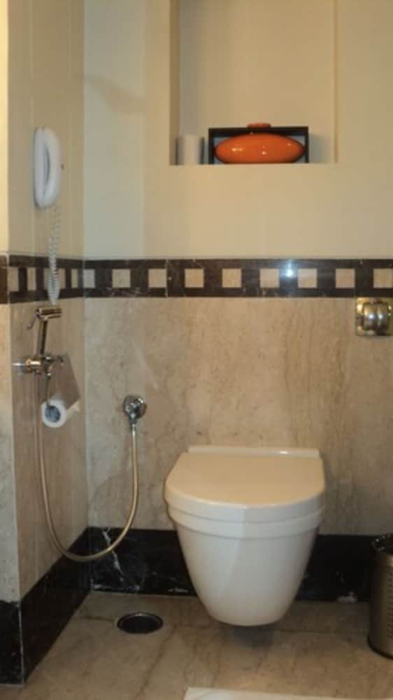 Deluxe Room (Deluxe Twin Room) - Photo 2