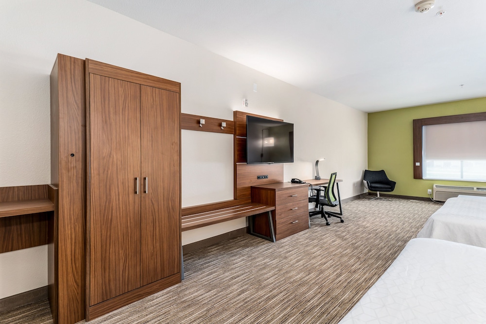Suite, 2 Queen Beds, Accessible (Communications, Accessible Tub) photo 3