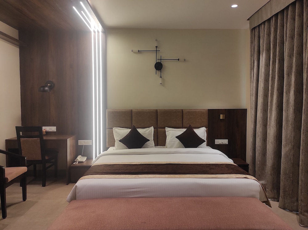 Luxury Room - Photo 15