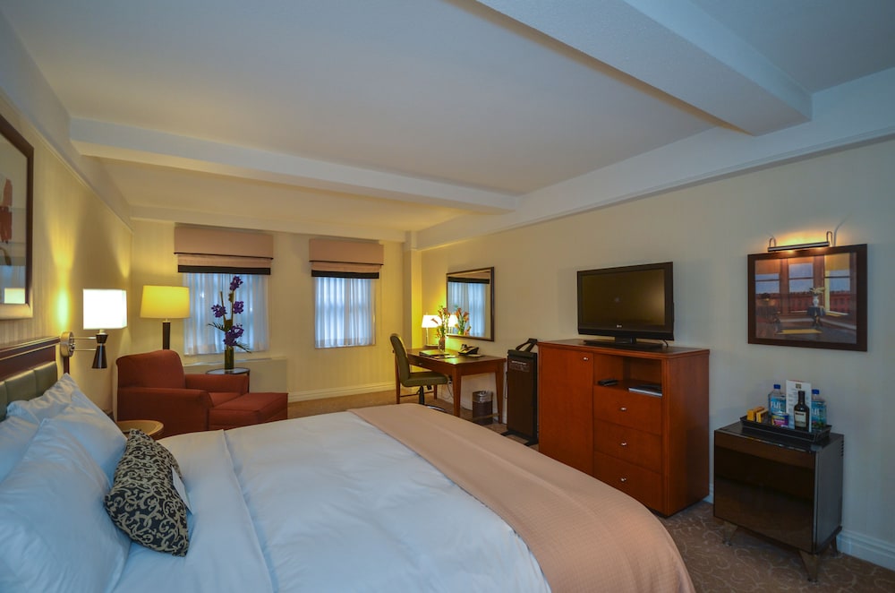 Deluxe Room, 1 King Bed