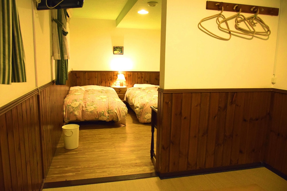 Standard Room with Tatami Area and Shared Bathroom photo 1