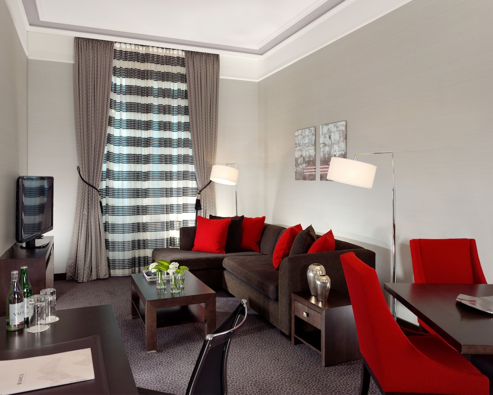 Suite (Shopping) photo 2
