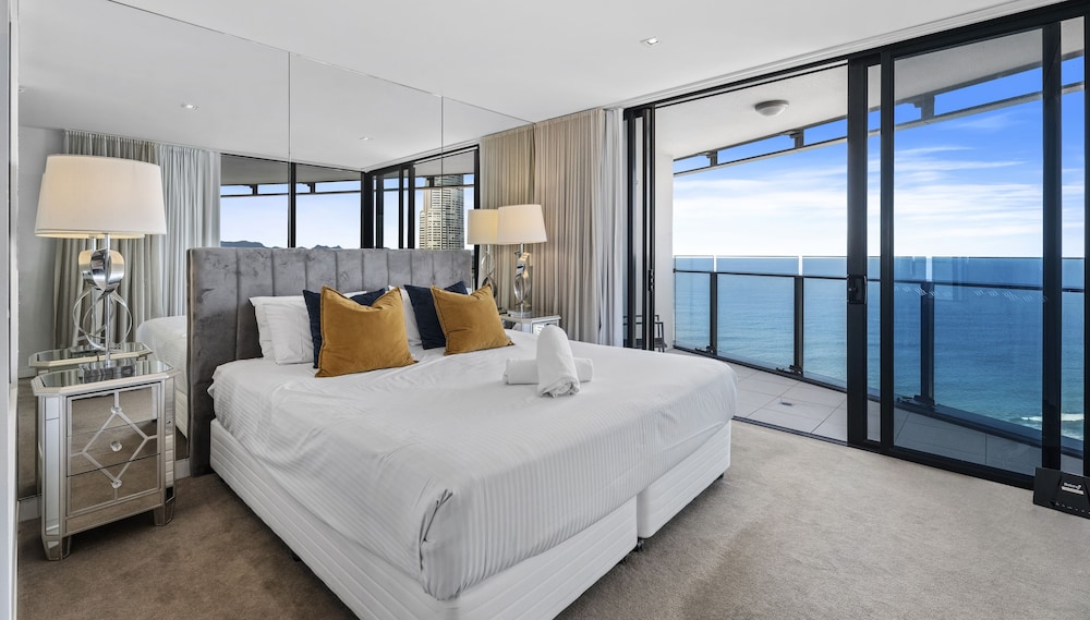 Level 43 Luxurious Apartment, 3 Bedrooms, Accessible, Ocean View photo 3