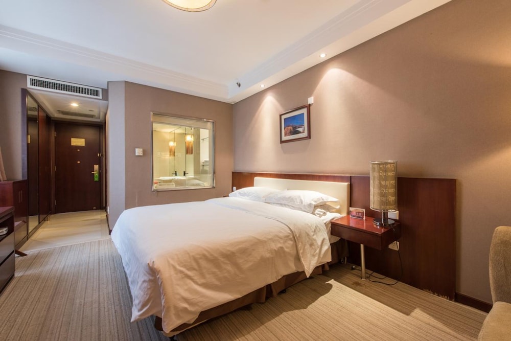 Executive Room, 1 King Bed - Photo 1