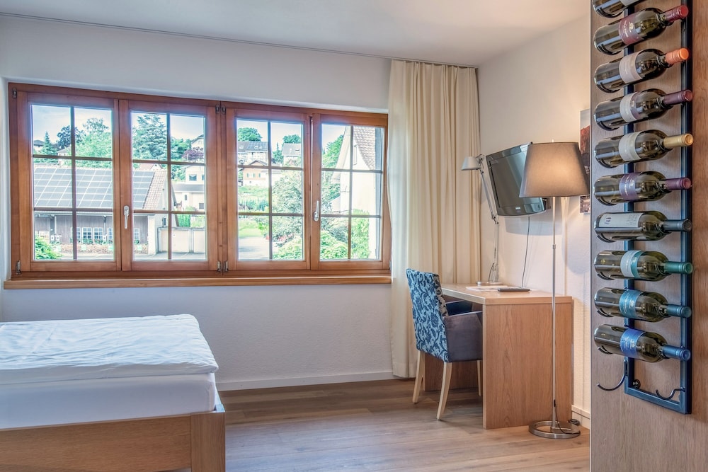 Classic Double Room, 1 Queen Bed - Photo 12