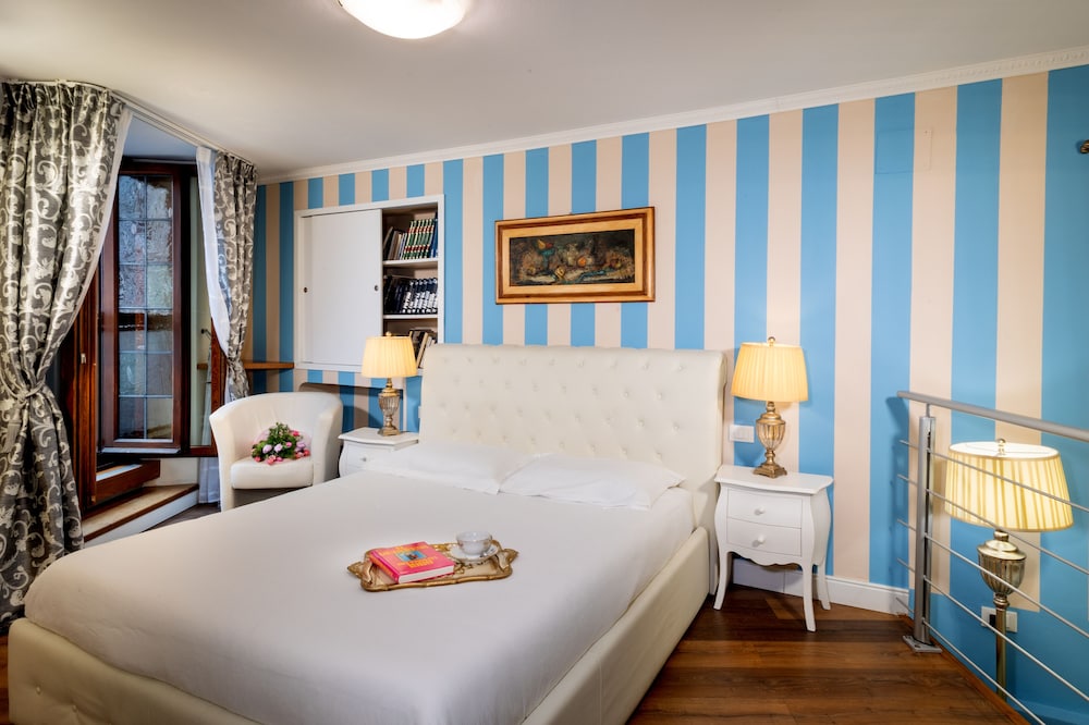Deluxe Studio Suite, City View photo 1