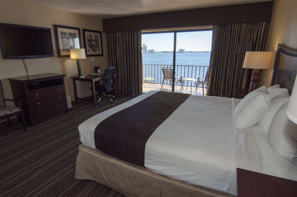 Standard Room, 1 Queen Bed, Non Smoking (No View) - Photo 4