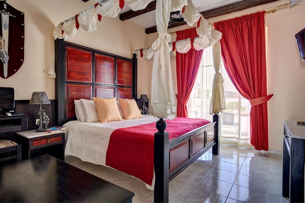 Suite (Adults Only) - Photo 1