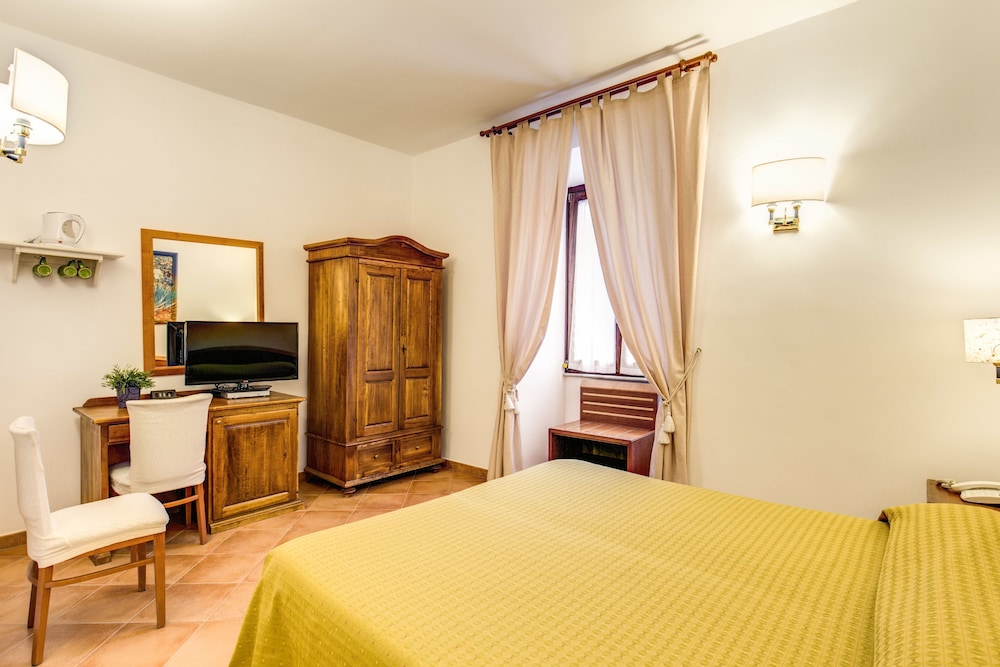 Double or Twin Room photo 2