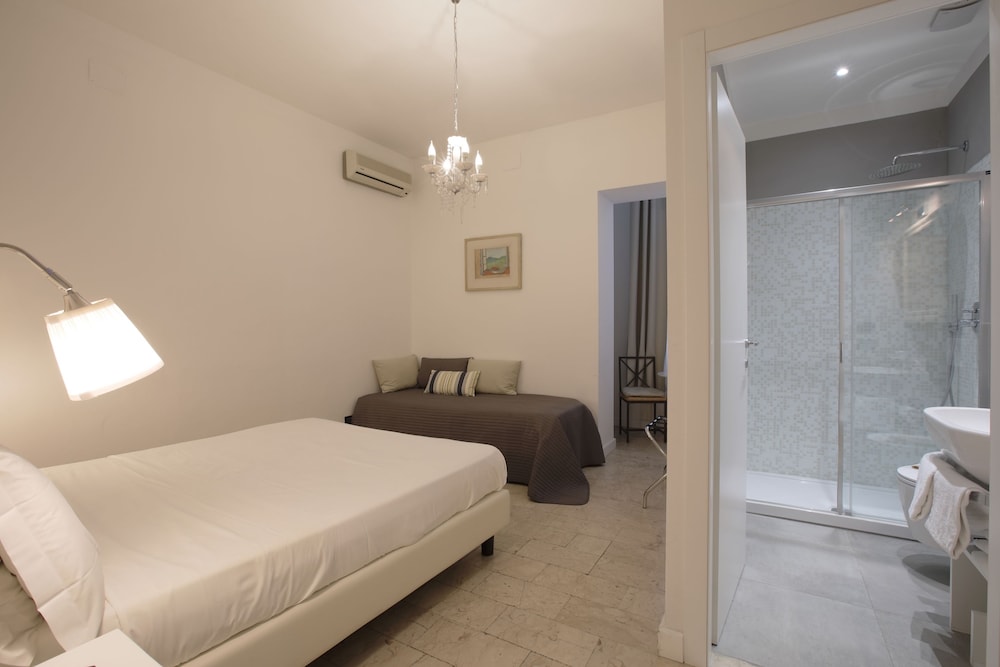 Superior Triple Room, Private Bathroom photo 3