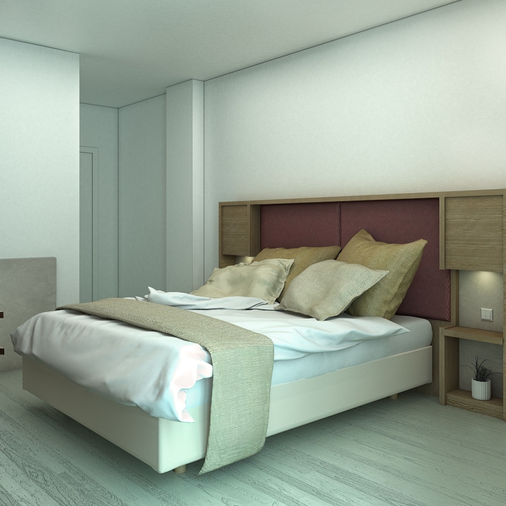 Basic Quadruple Room photo 2