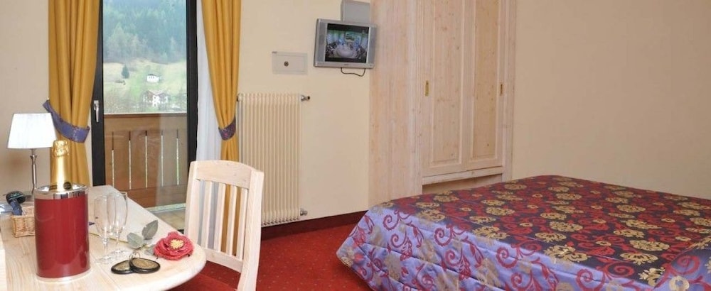 Double or Twin Room photo 3