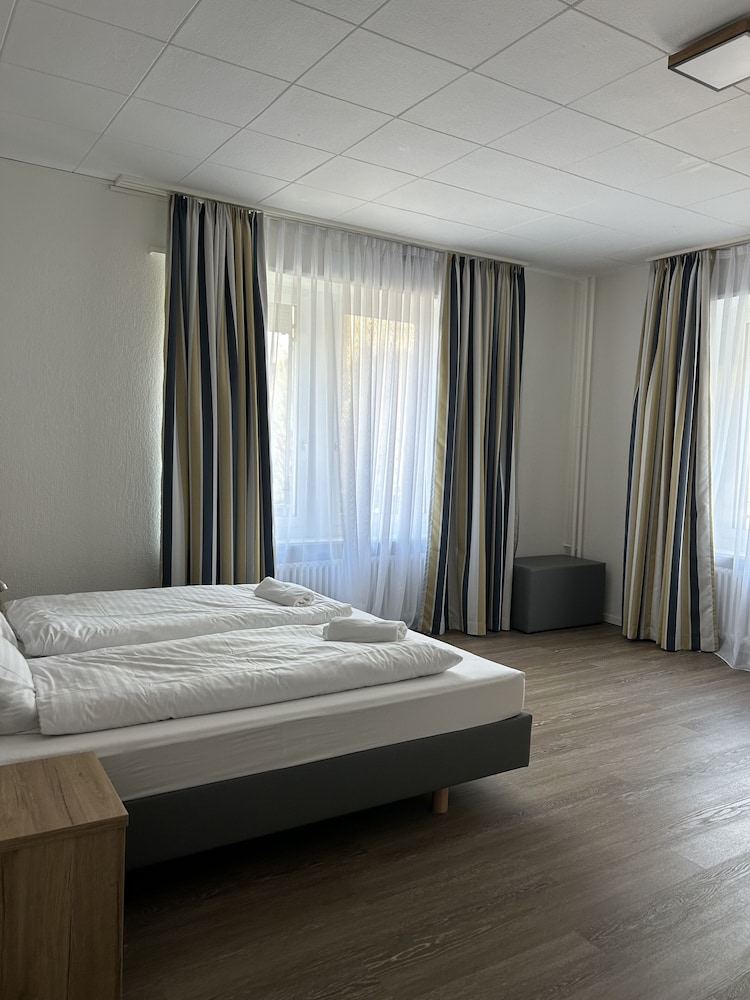 Economy Double Room, Accessible, Ensuite photo 3