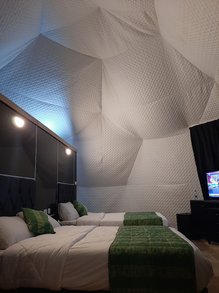 Deluxe Quadruple Room - Photo 6