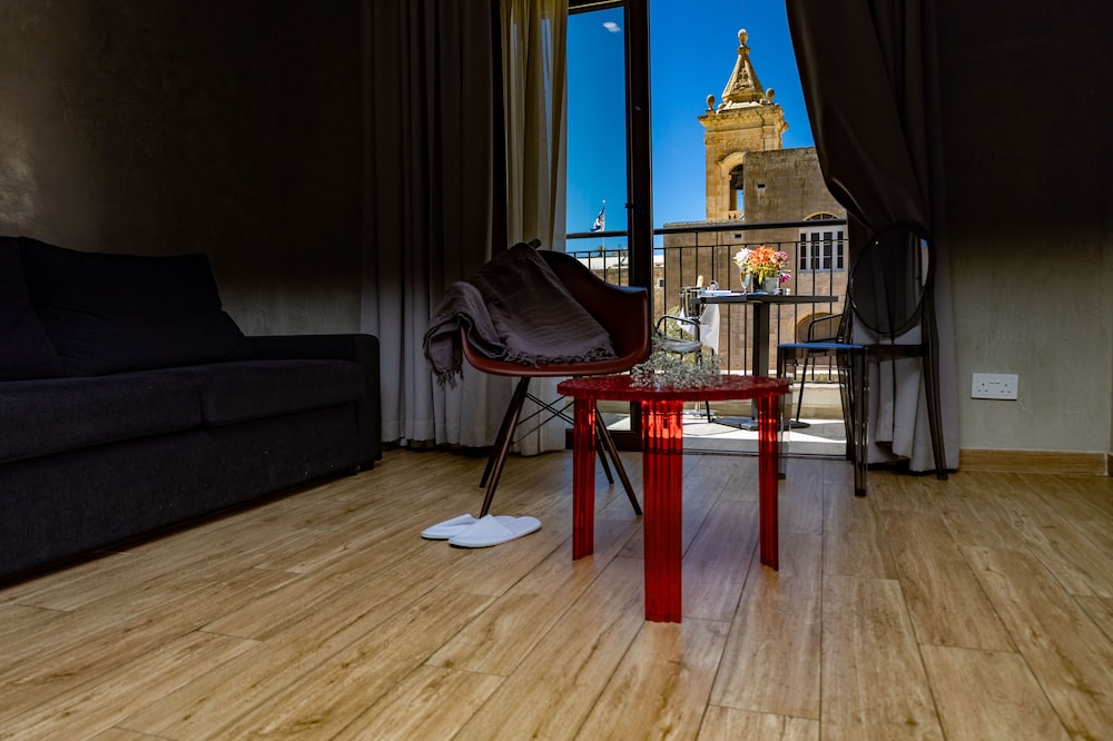Deluxe Double or Twin Room photo 3