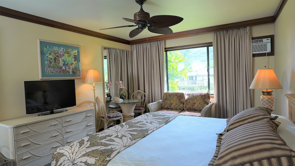 Deluxe Room, 1 King Bed, Mountain View (No Resort Fee, Free Breakfast) - Photo 2