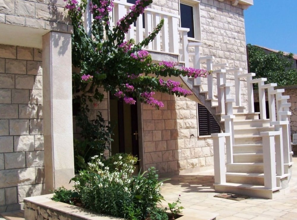 Apartment (Two Bedroom Apartment (Ana))