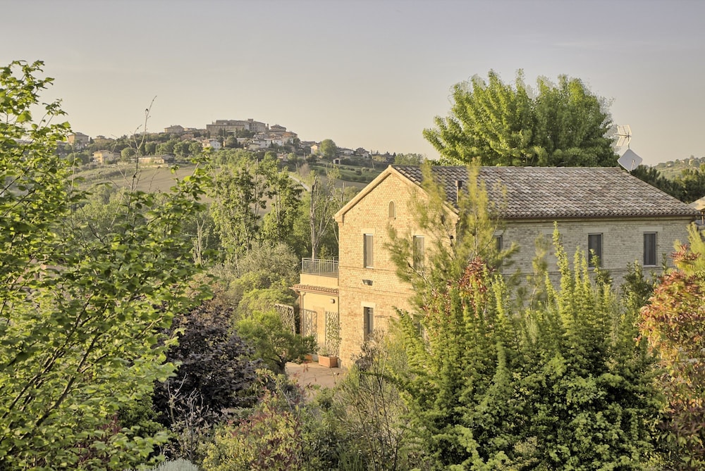 Villa photo 2