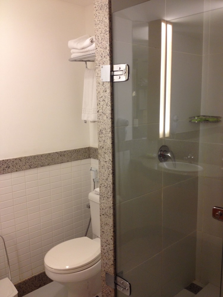 Classic Double Room thumbnail 5