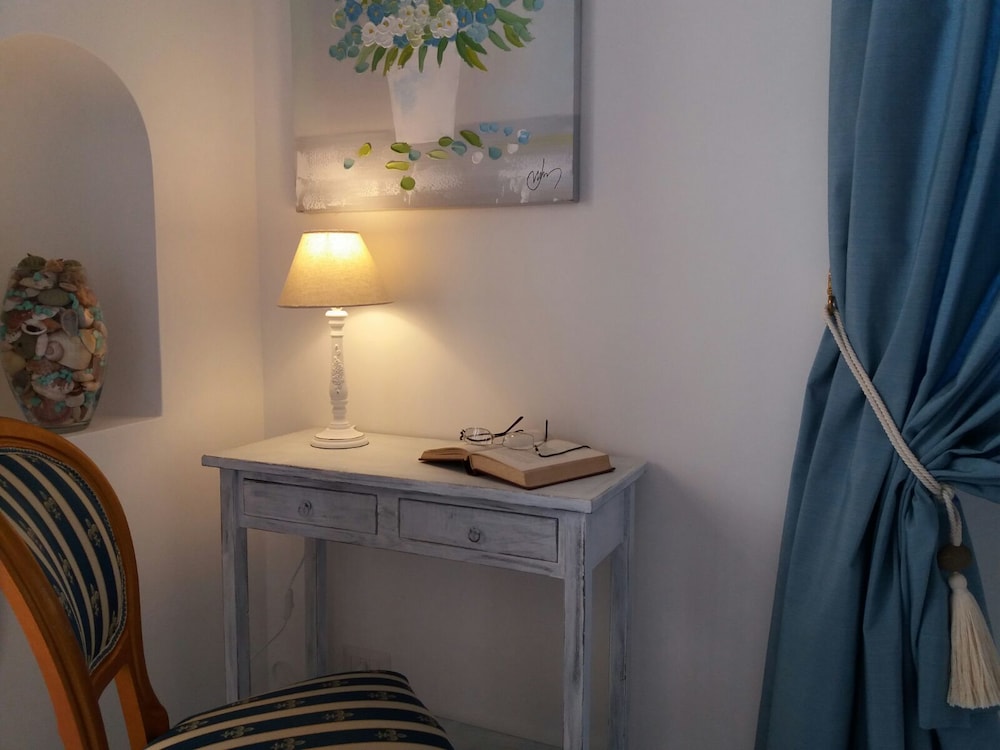 Deluxe Room, Balcony, Sea View - Photo 13