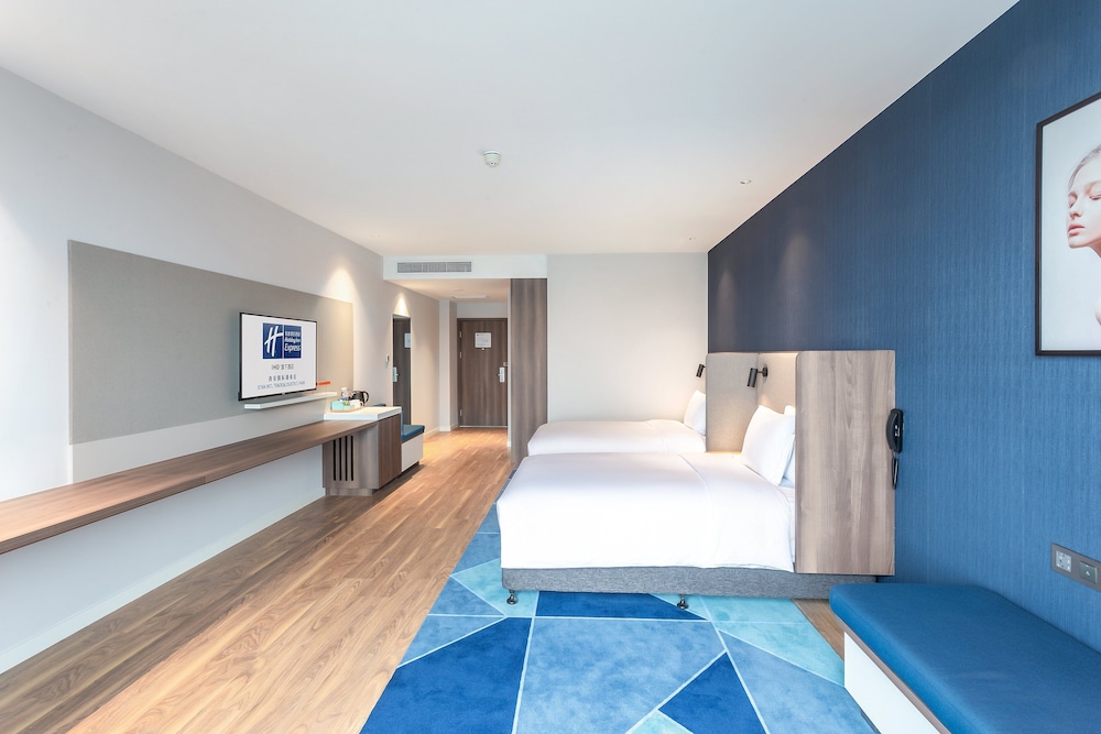 Standard Room, 2 Twin Beds, City View