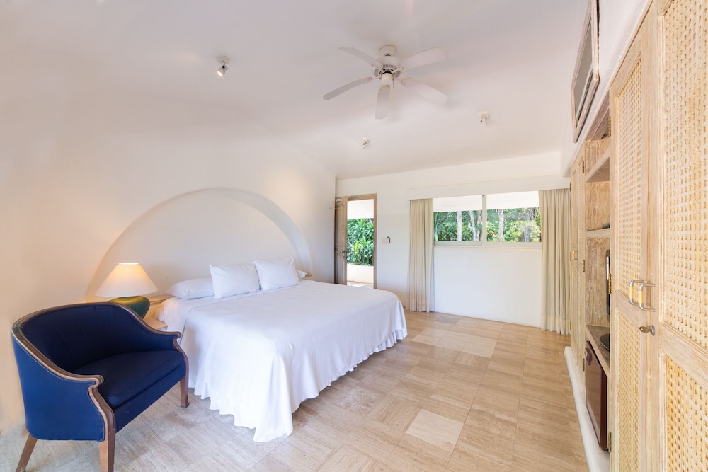 Luxury Villa, 5 Bedrooms, Partial Ocean View photo 2