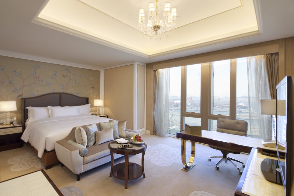 Executive Room, 1 King Bed, Sea View - Photo 2