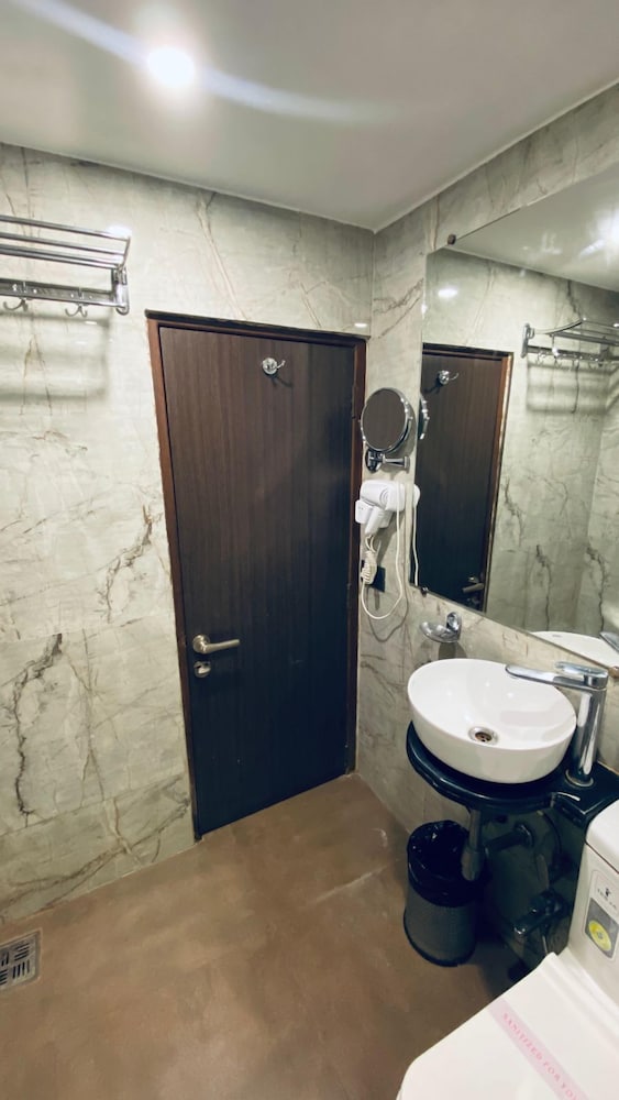 Super Deluxe Twin Room - Photo 6