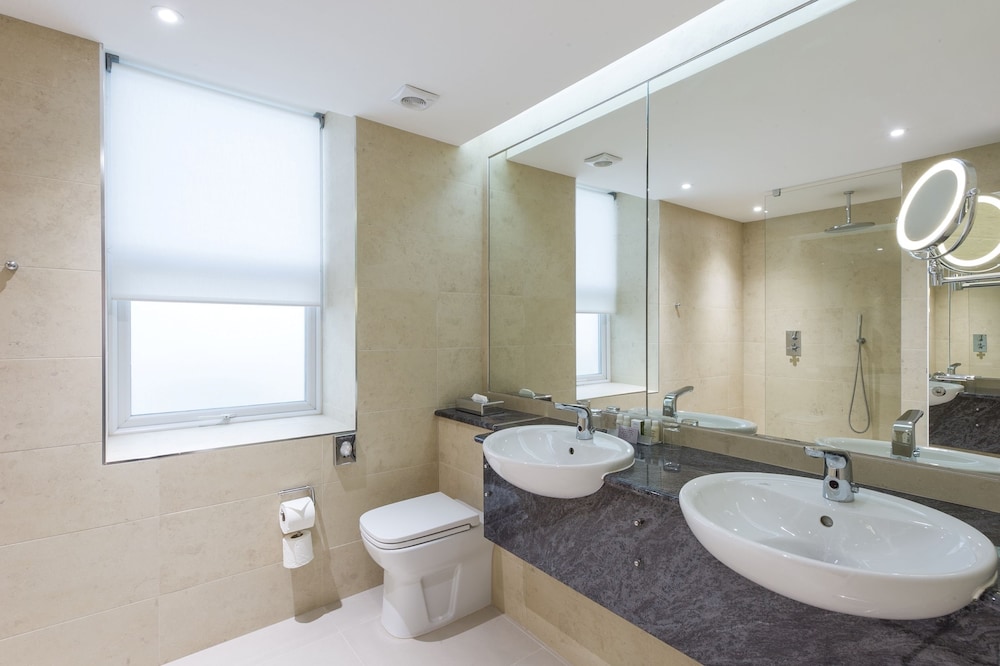Business Suite - Photo 6