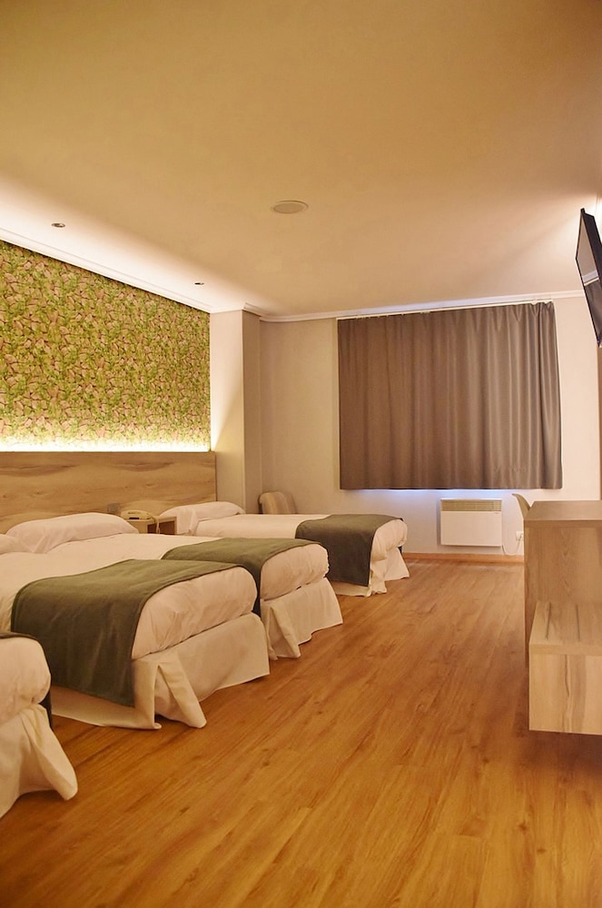 Triple Room photo 2