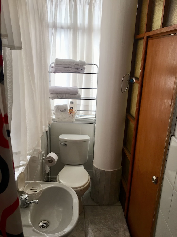 Quadruple Room, Private Bathroom photo 2