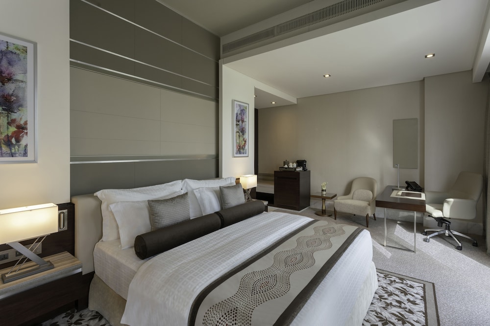 Superior Room, 1 King Bed, City View
