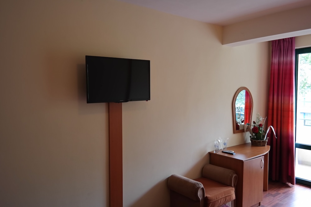Standard Double Room, Balcony, City View photo 2